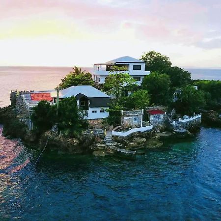 Utopia Island Resort Batangas Extérieur photo