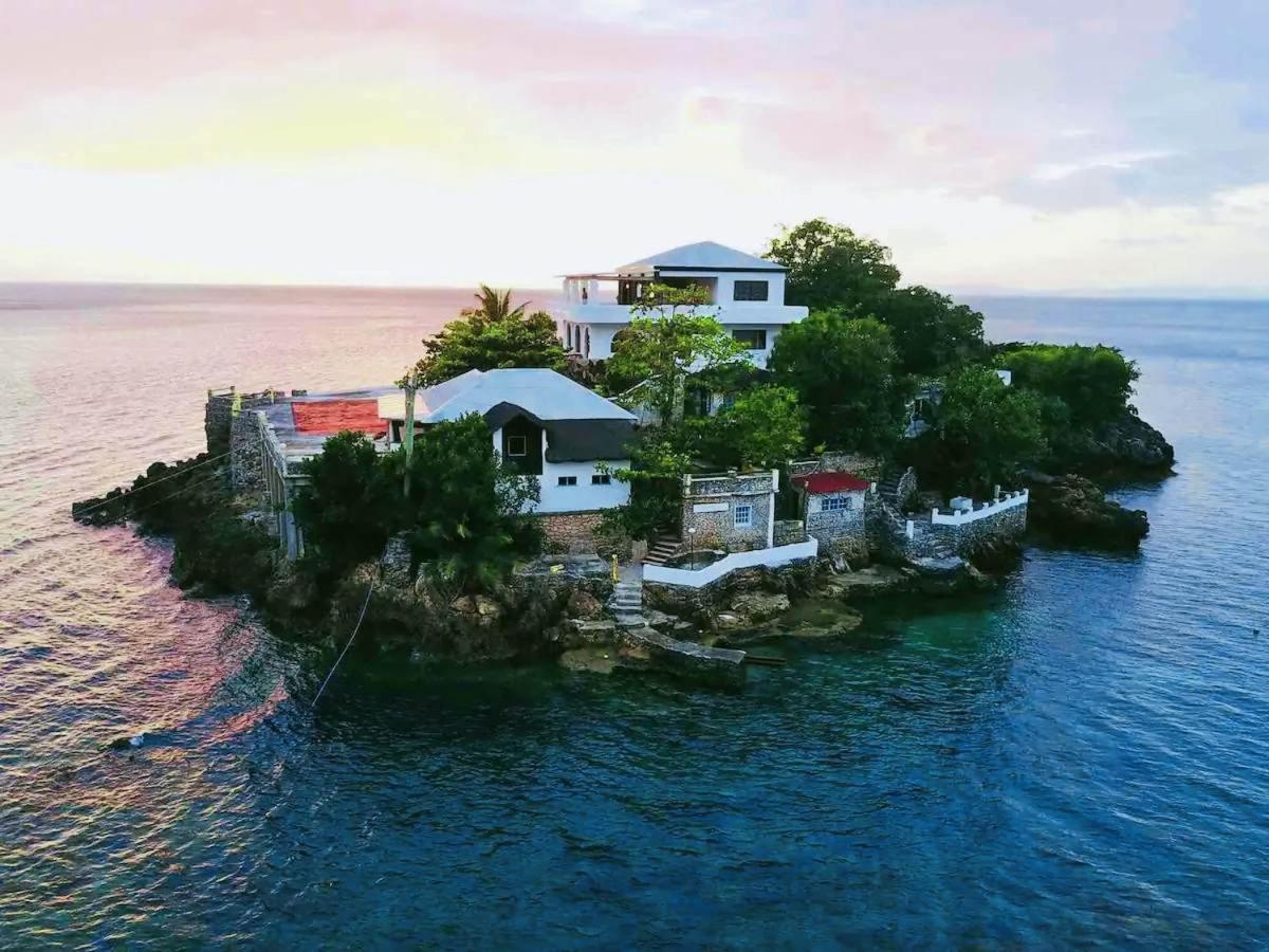 Utopia Island Resort Batangas Extérieur photo
