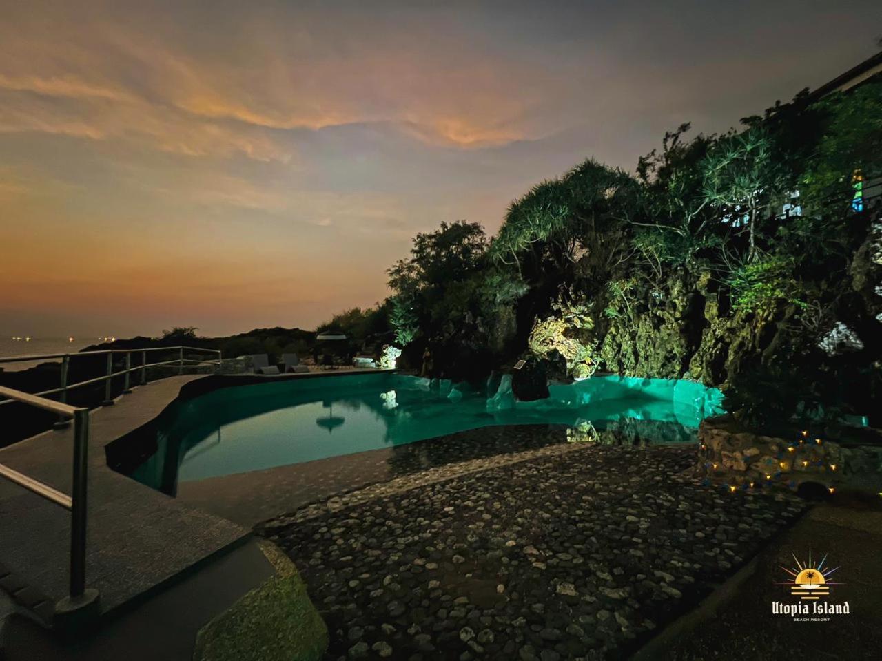 Utopia Island Resort Batangas Extérieur photo